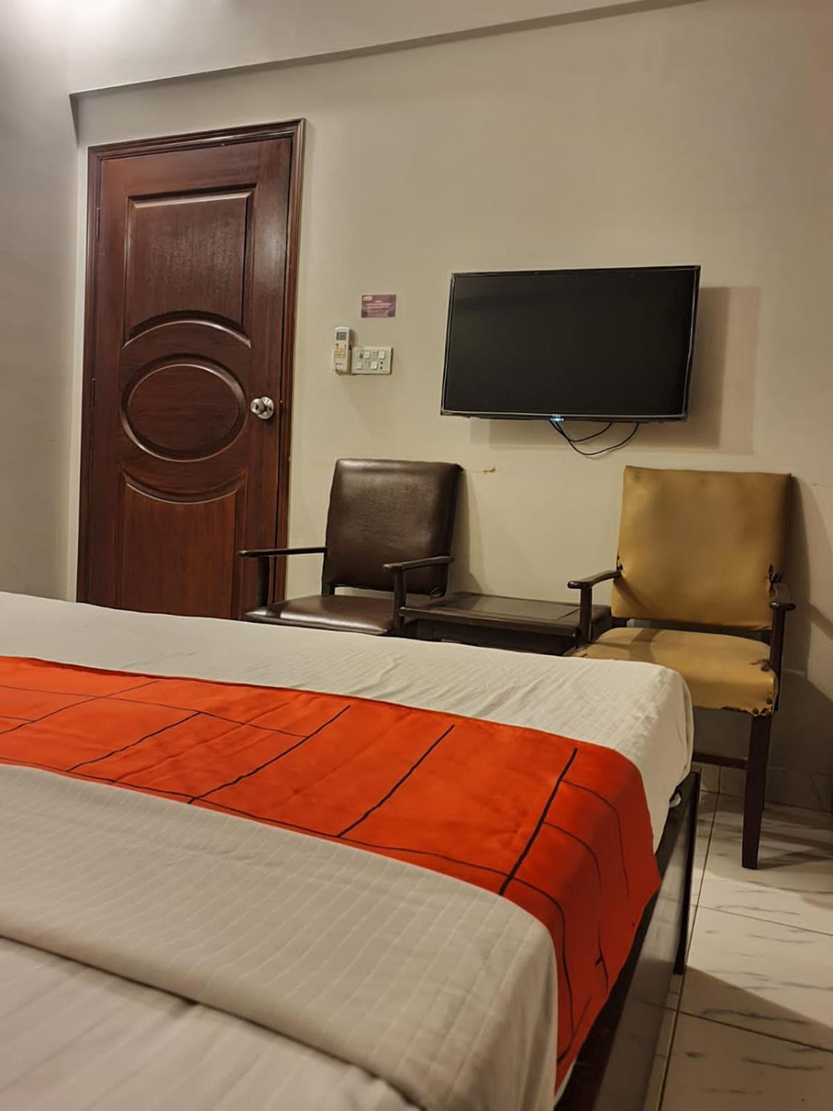 Goho Rooms Badar Karachi Extérieur photo