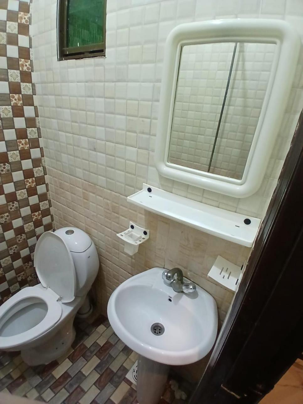 Goho Rooms Badar Karachi Extérieur photo