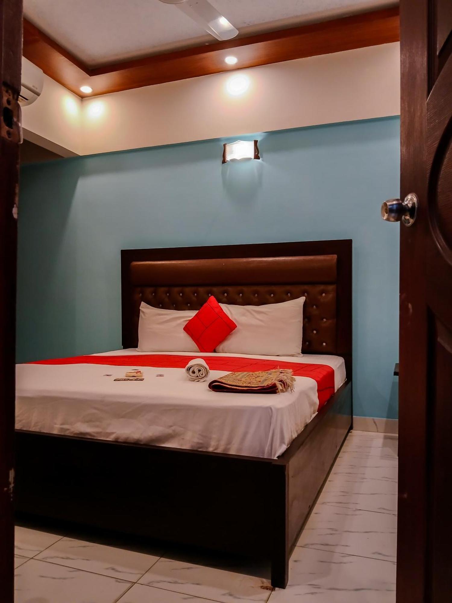 Goho Rooms Badar Karachi Extérieur photo